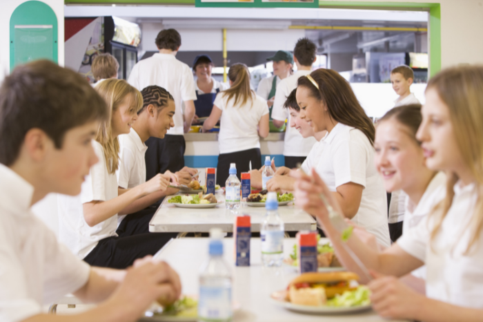 secondary-school-pupils-eating-school-lunch